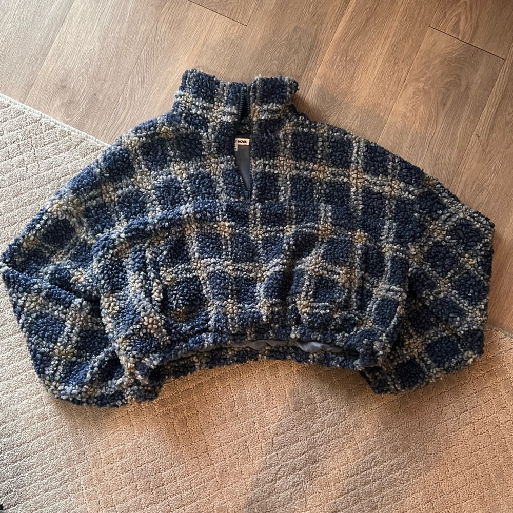 Fashion Nova Cropped Plaid sweater